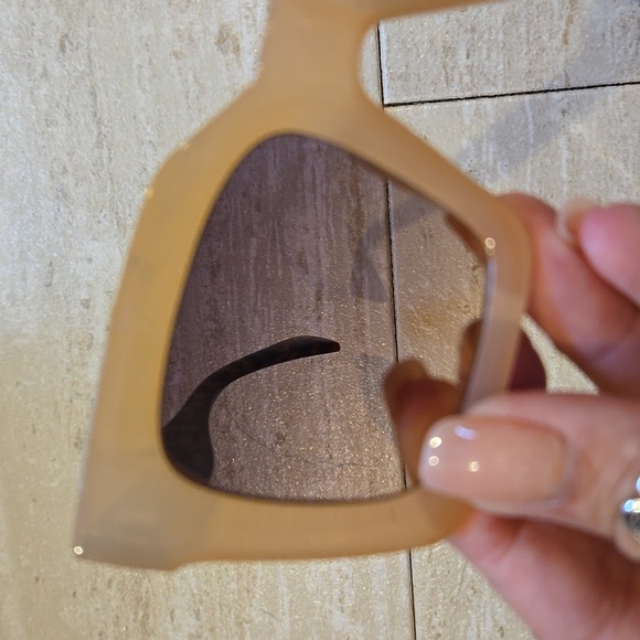 NWT Luv Betsey by Betsey Johnson Unique Shark Eye Animal Print Sunglasses - Picture 3 of 8